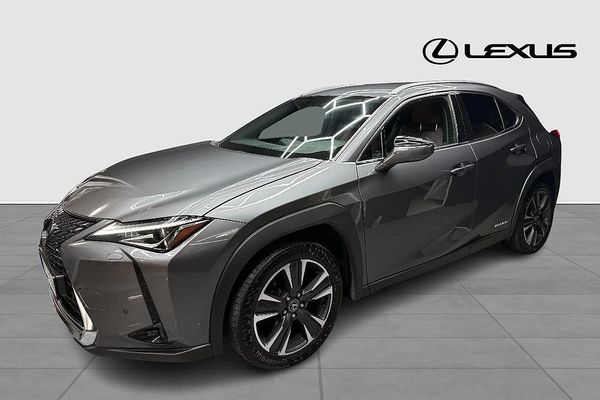 Lexus UX 250H PREMIUM AWD TEKNIKPAKET V-HJUL - 2020