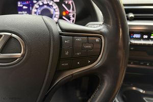 Lexus UX bild 13
