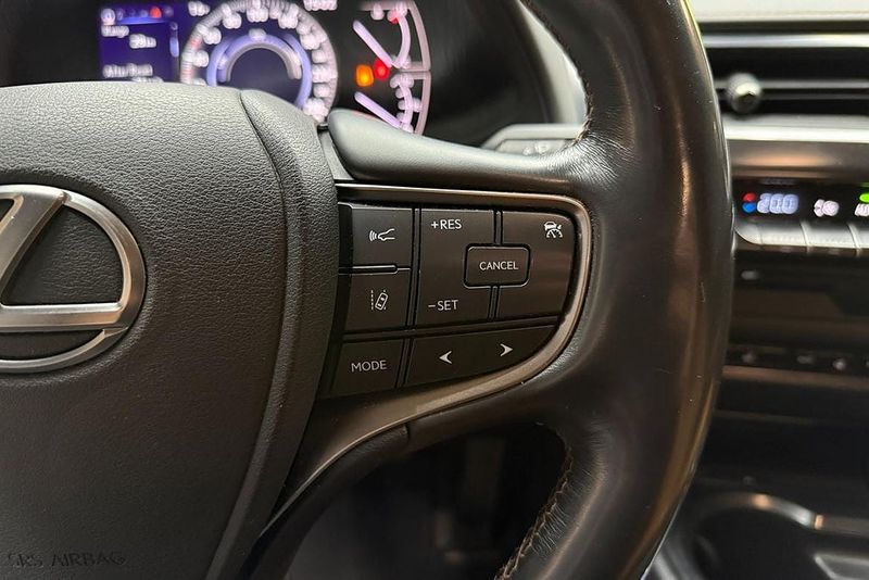 Lexus UX bild 13