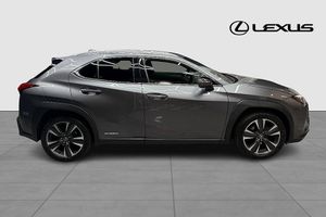 Lexus UX bild 6