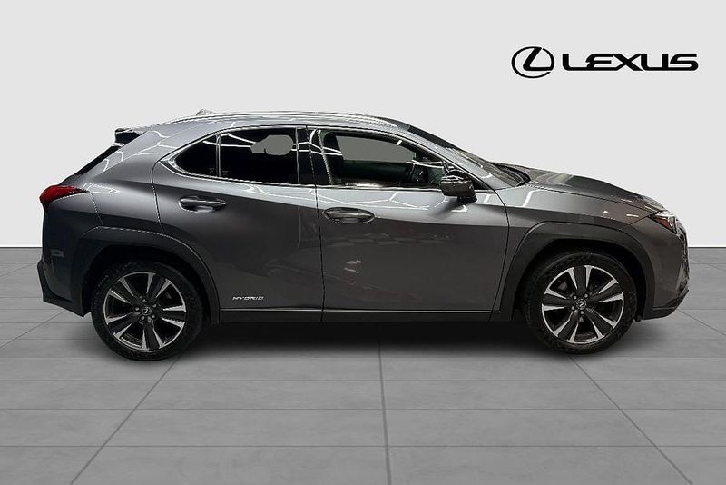 Lexus UX bild 6