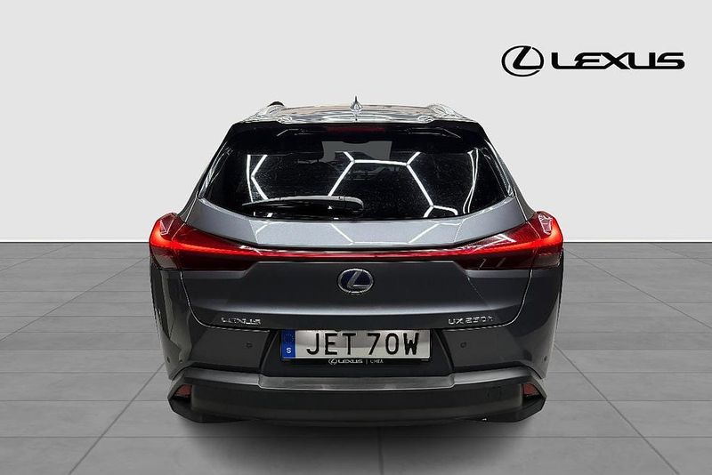 Lexus UX bild 3