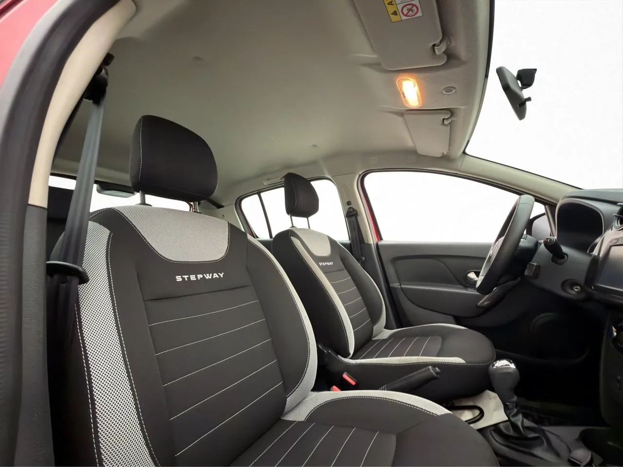 Vehicle image 10