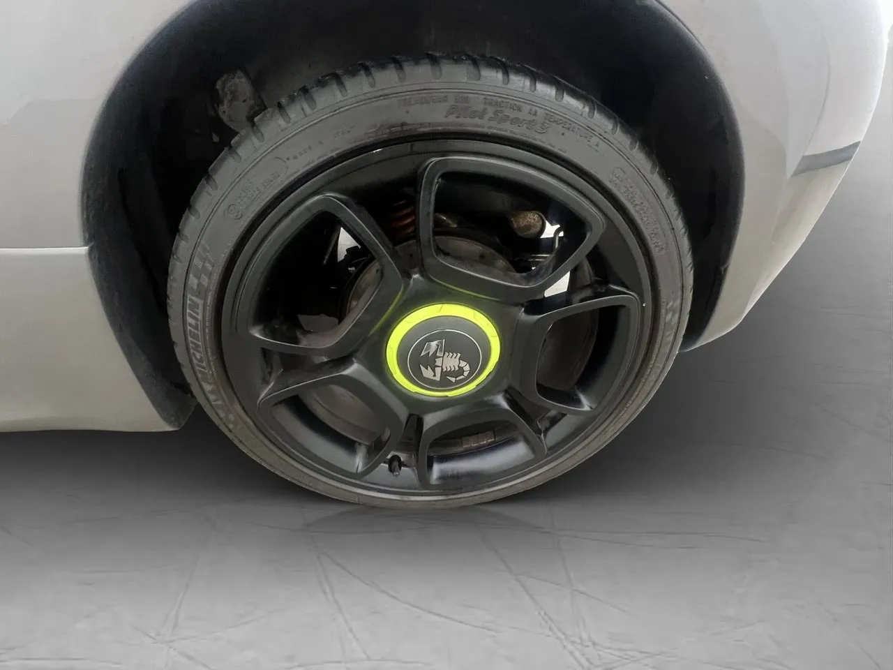 Vehicle image 23
