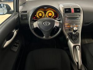 Toyota Auris bild 12
