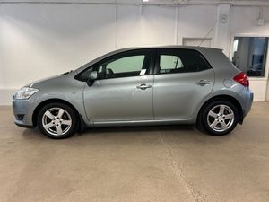 Toyota Auris bild 1