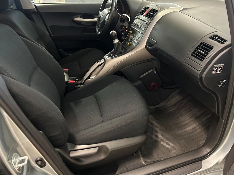 Toyota Auris bild 14