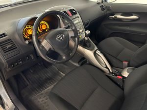 Toyota Auris bild 8