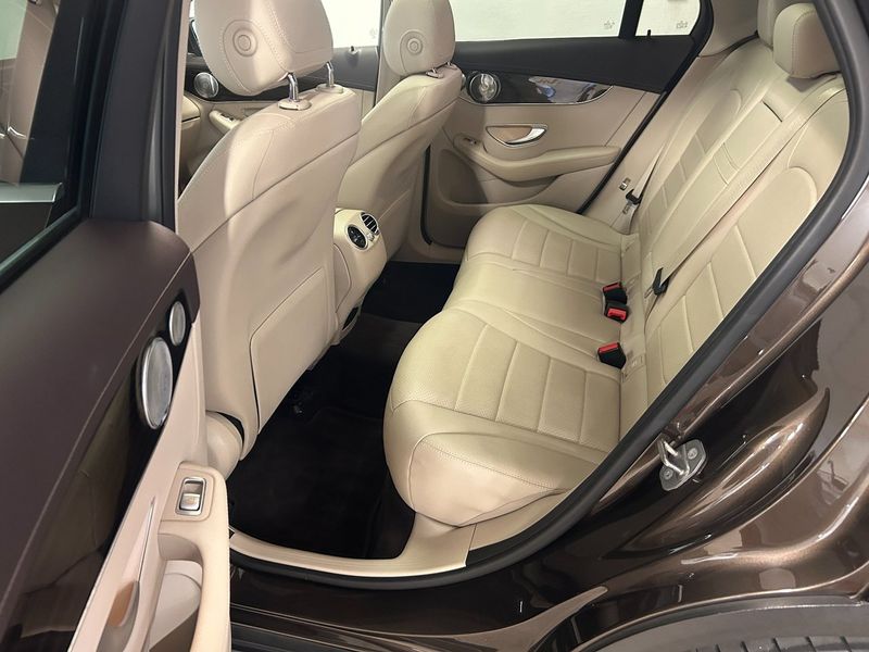 Mercedes GLC220 bild 12