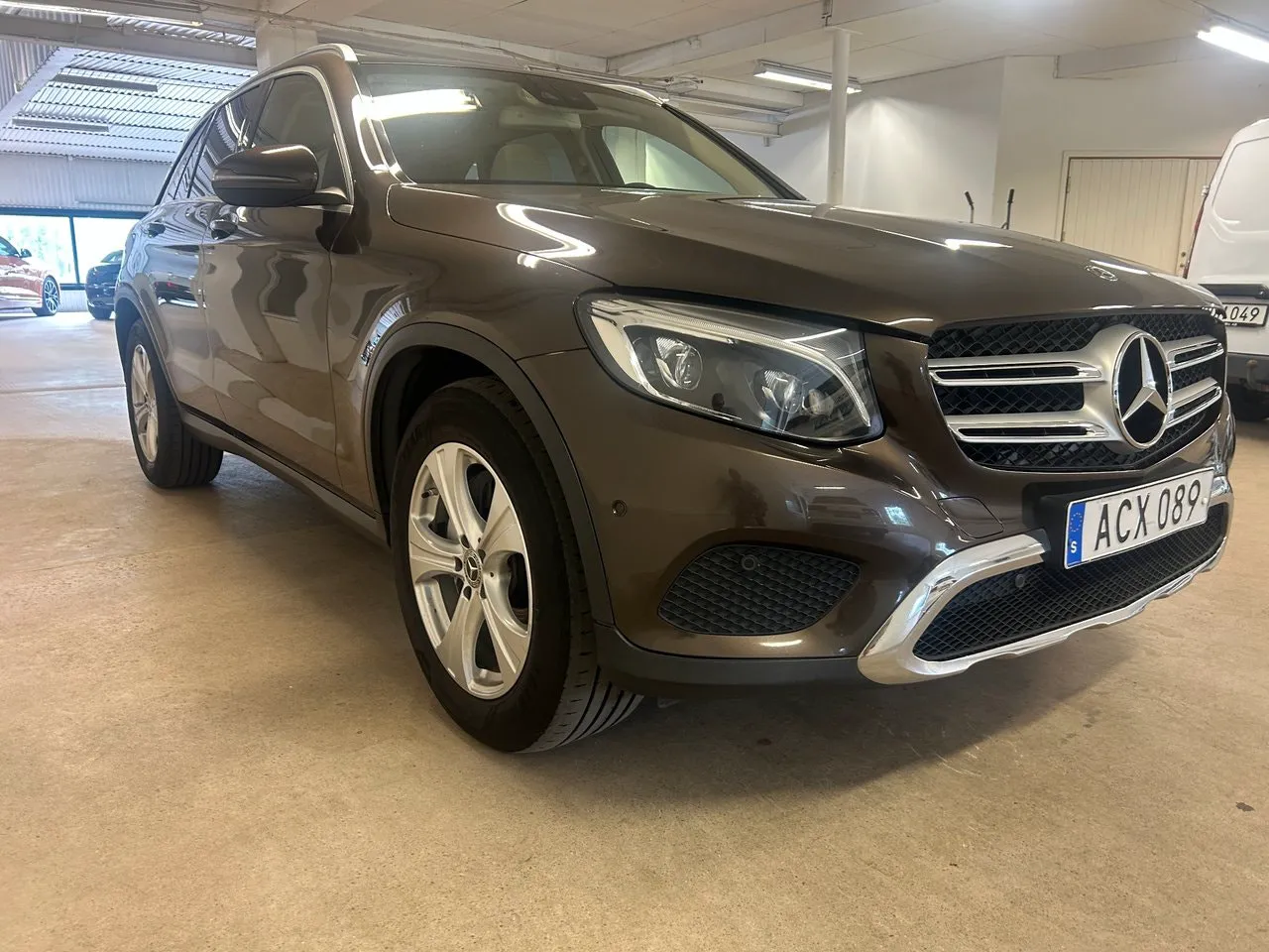 Vehicle image 6