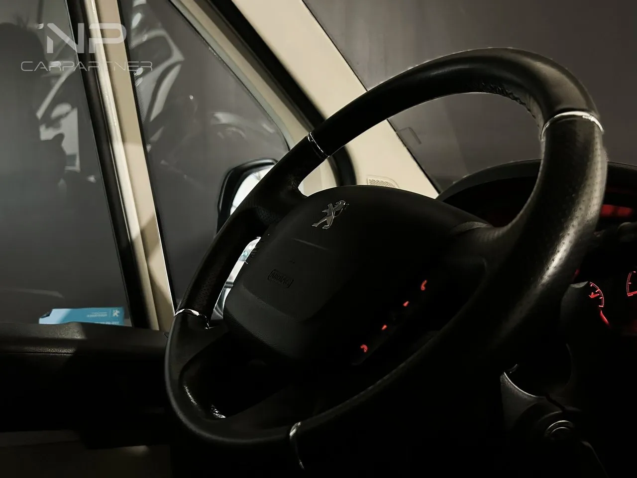 Vehicle image 14