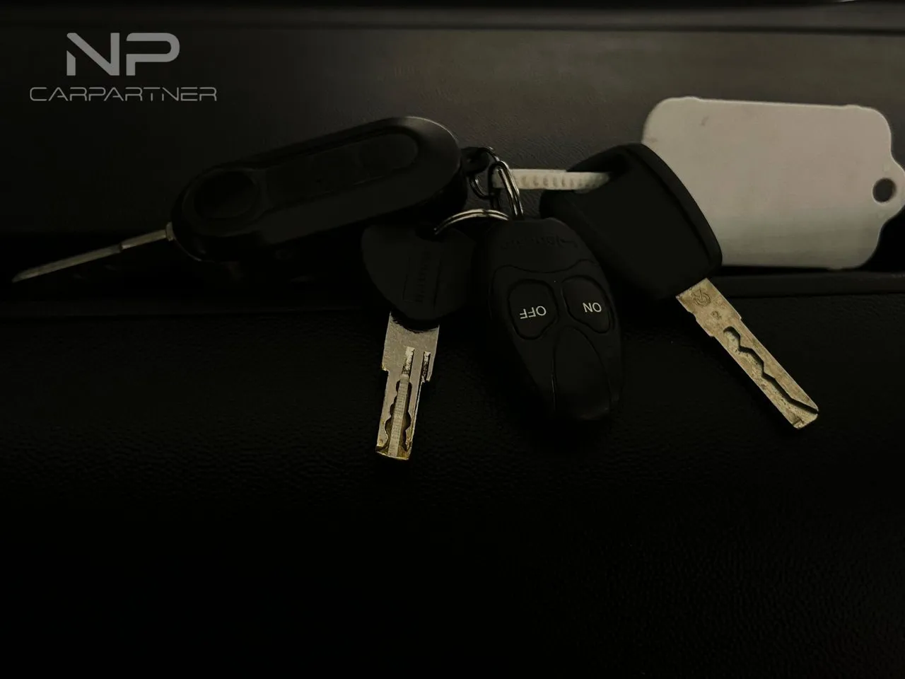 Vehicle image 21