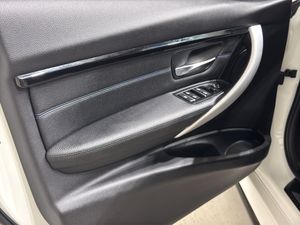 BMW 320 bild 16