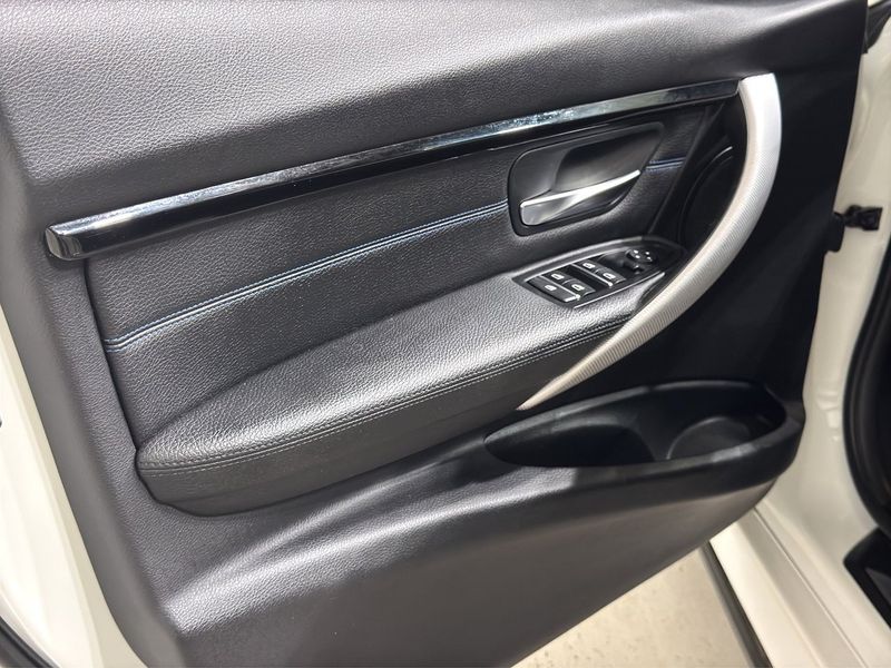 BMW 320 bild 16