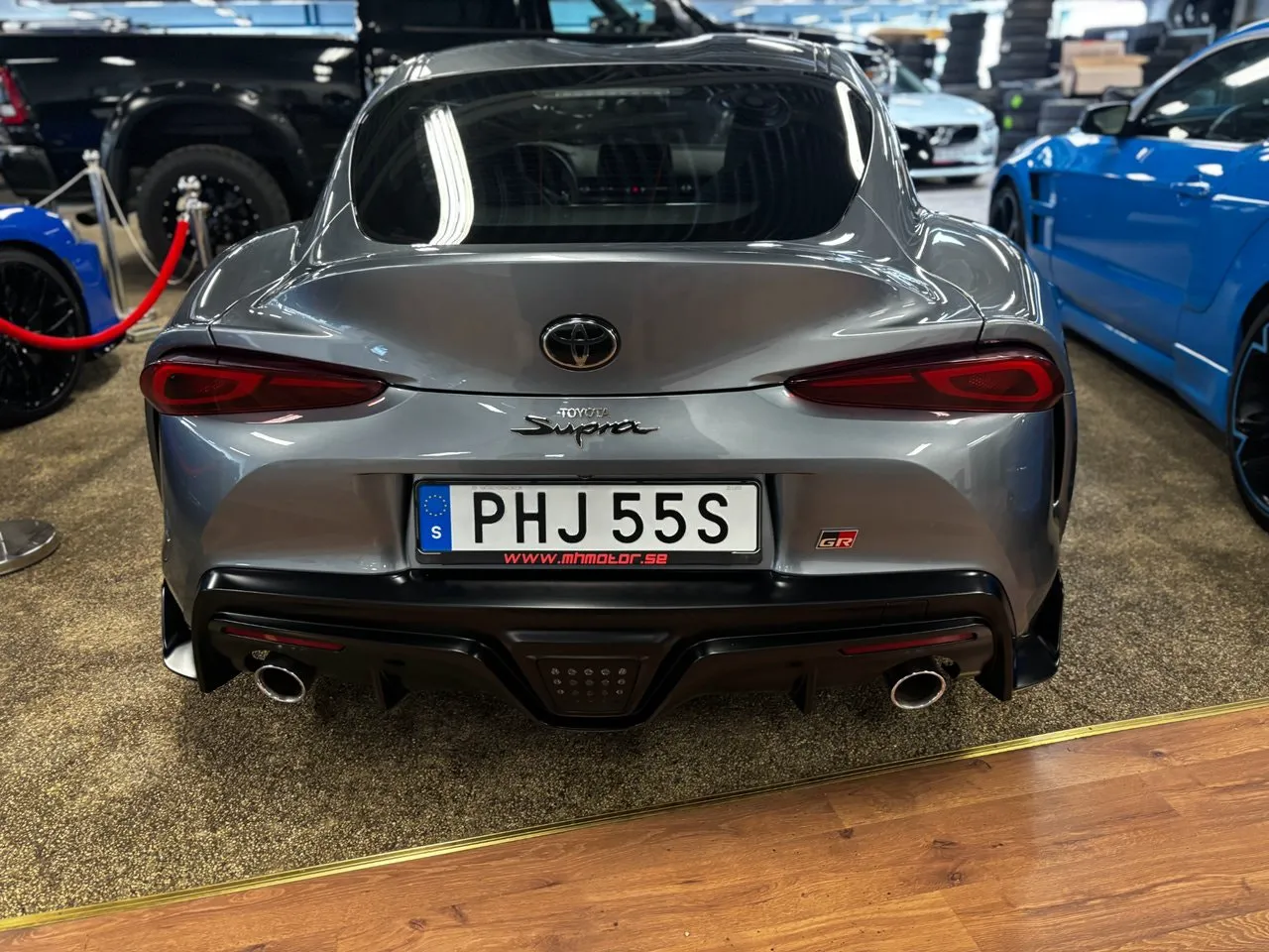 Vehicle image 4