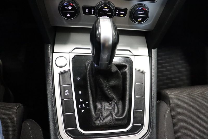 Volkswagen Passat bild 19
