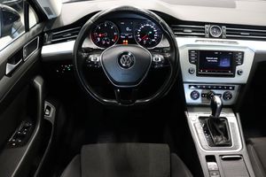 Volkswagen Passat bild 13