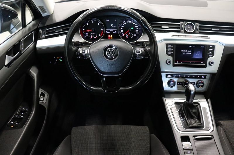 Volkswagen Passat bild 13