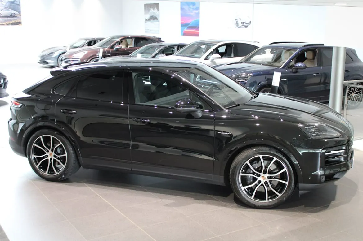 Vehicle image 7