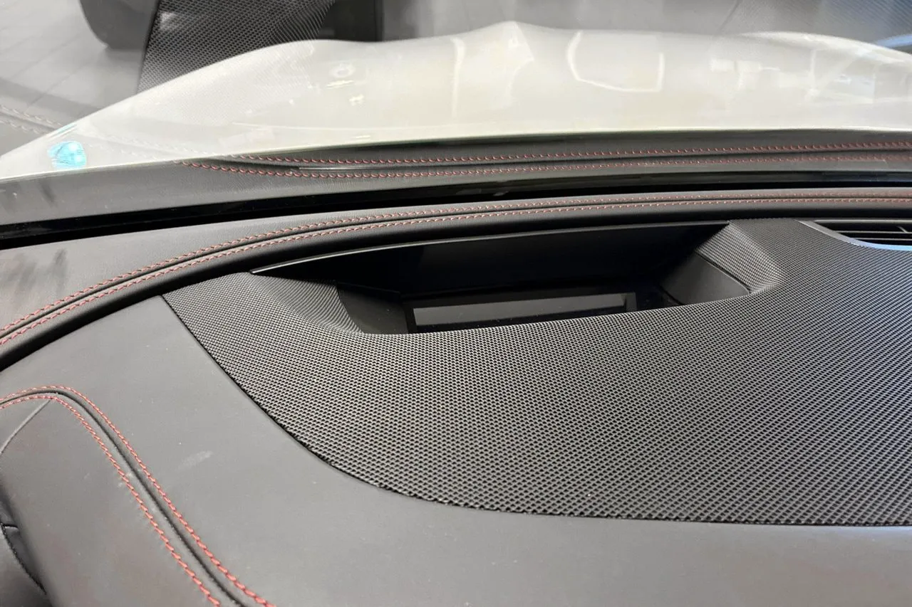 Vehicle image 24