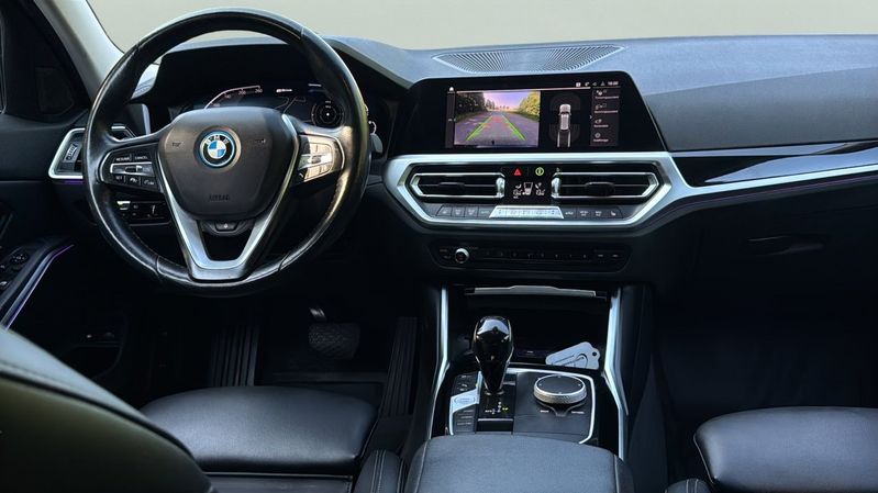 BMW 330 bild 9