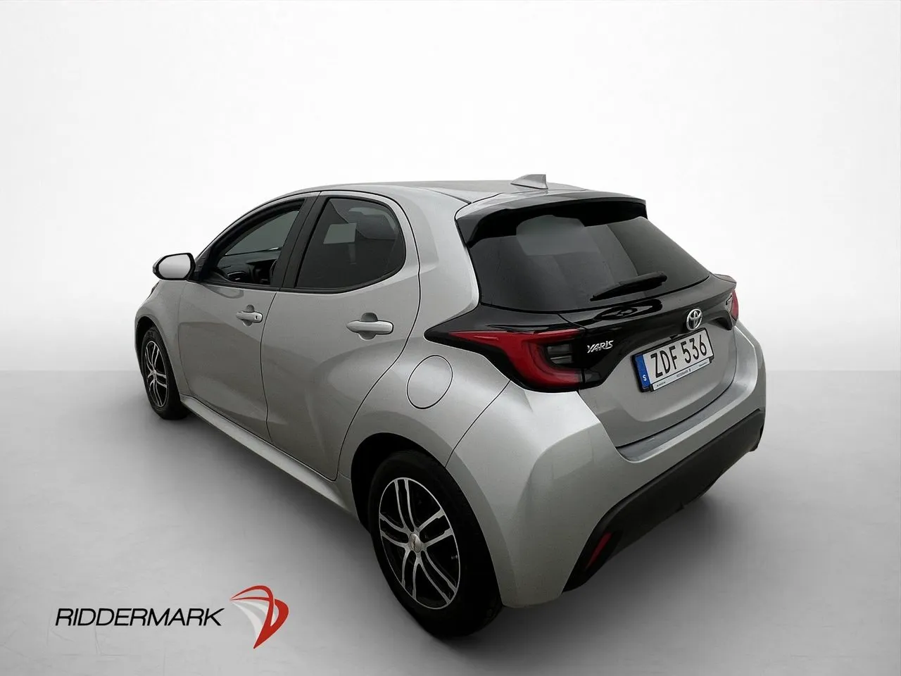 Vehicle image 4