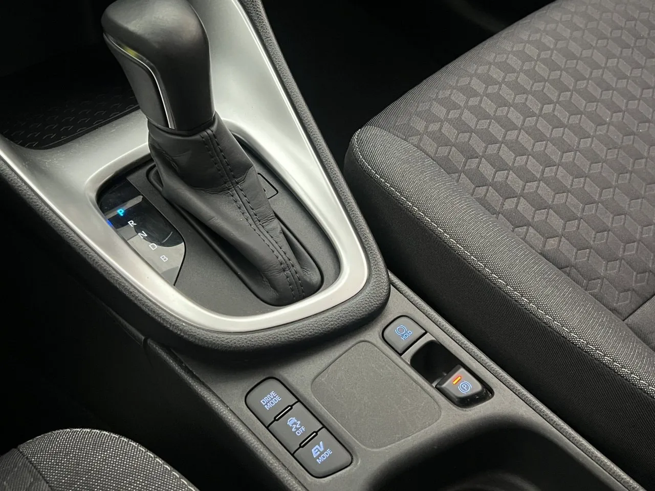 Vehicle image 25