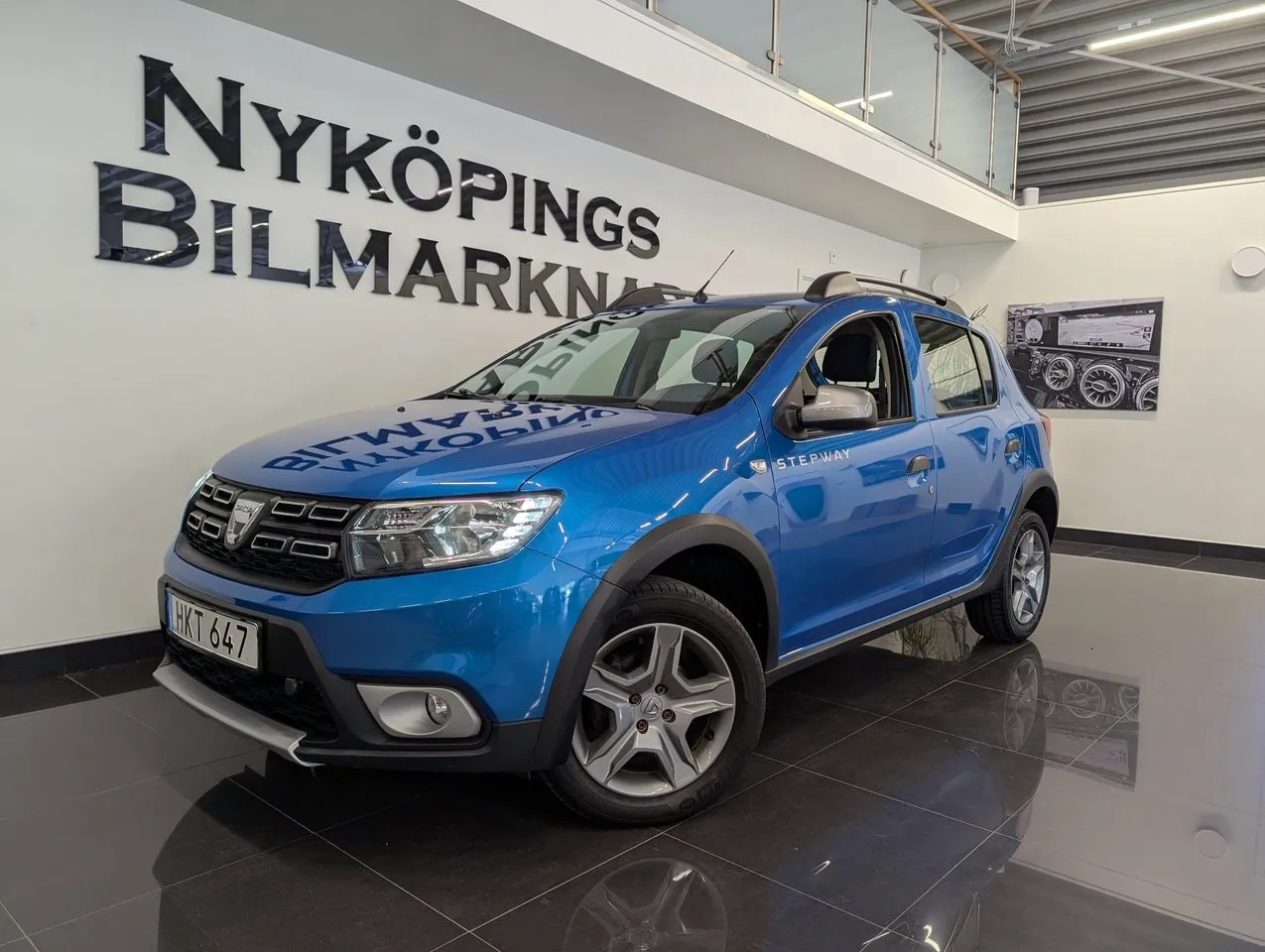 Vehicle image 1