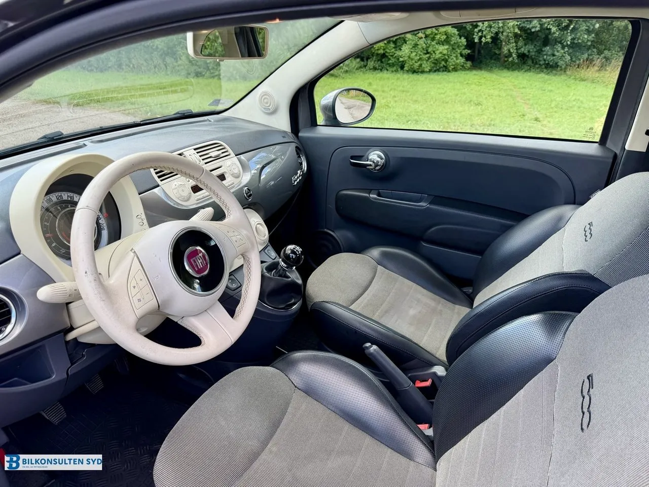 Vehicle image 7