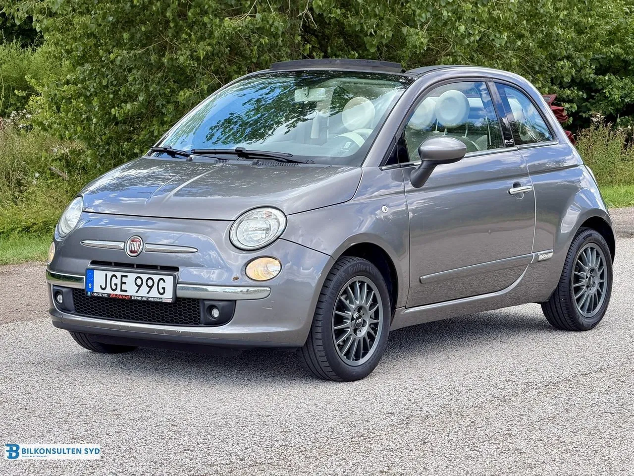 Vehicle image 3