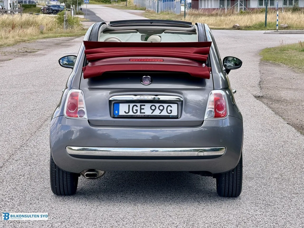 Vehicle image 16