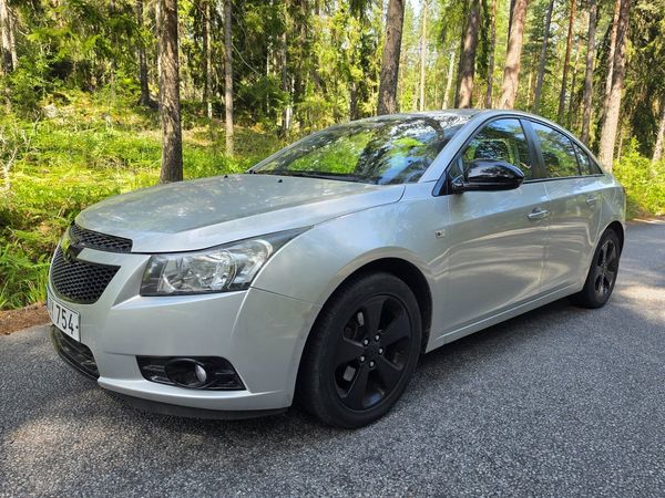 Chevrolet Cruze 2.0 TD VCDi Ny besiktigad - 2011