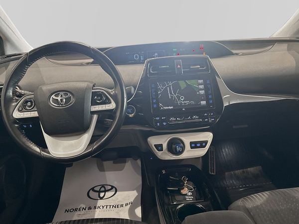 Toyota Prius PLUG-IN Executive /Vhjul/LED-ramp - 2018