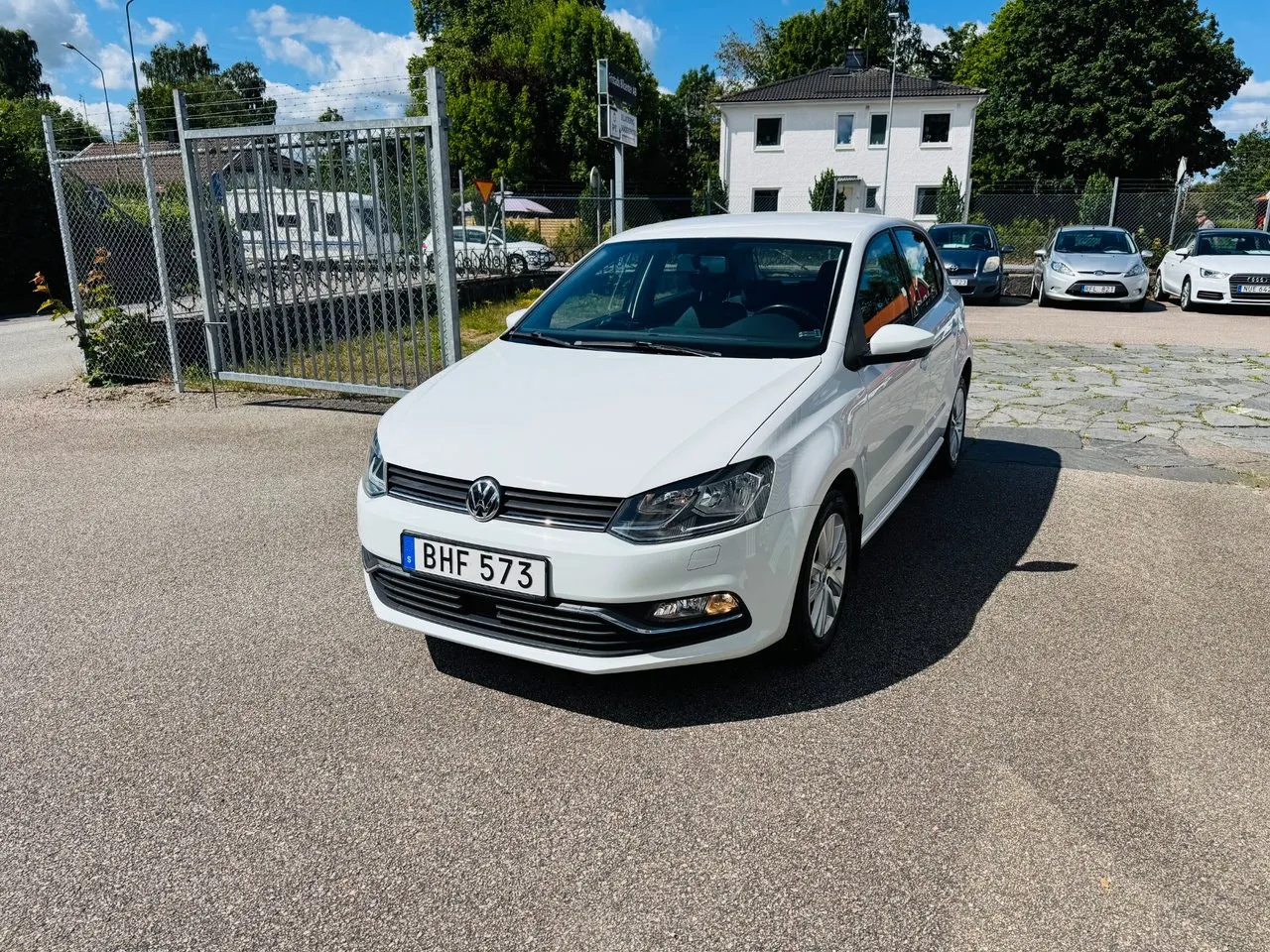 Vehicle image 1