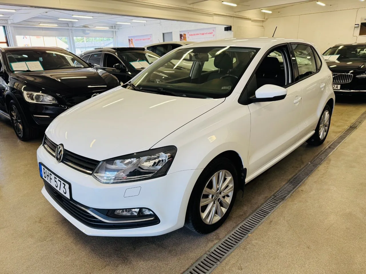 Vehicle image 11