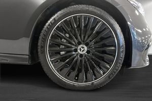 Mercedes E300 bild 12