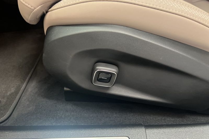 Volvo ES90 bild 18