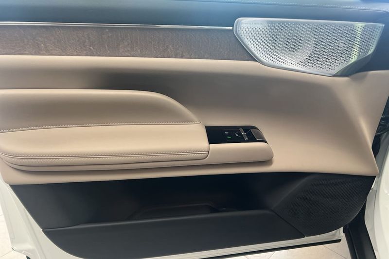 Volvo ES90 bild 17