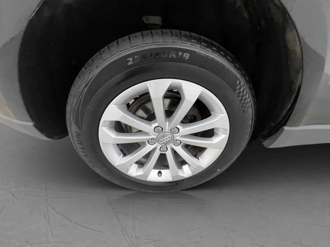 Vehicle image 30
