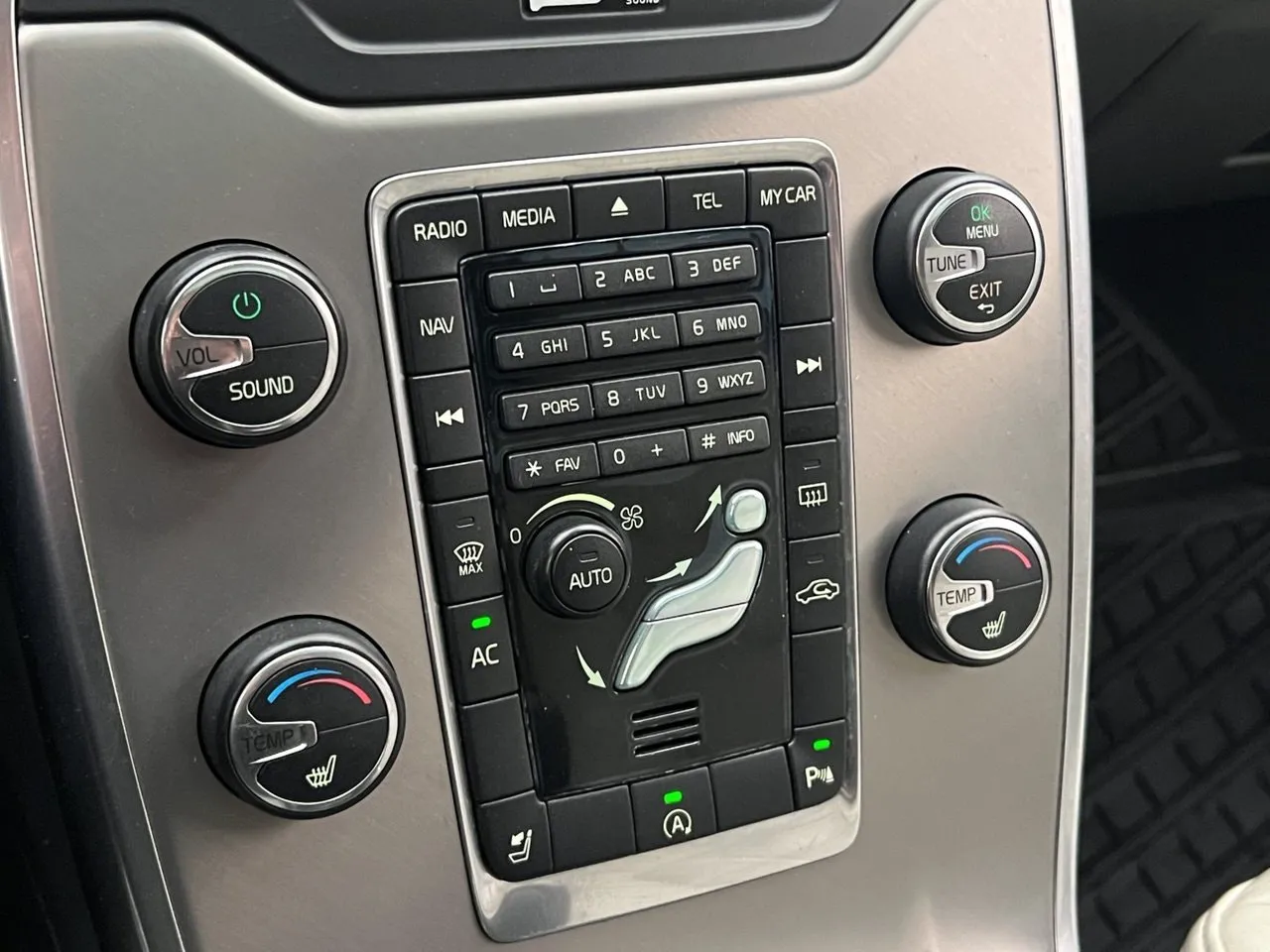 Vehicle image 22