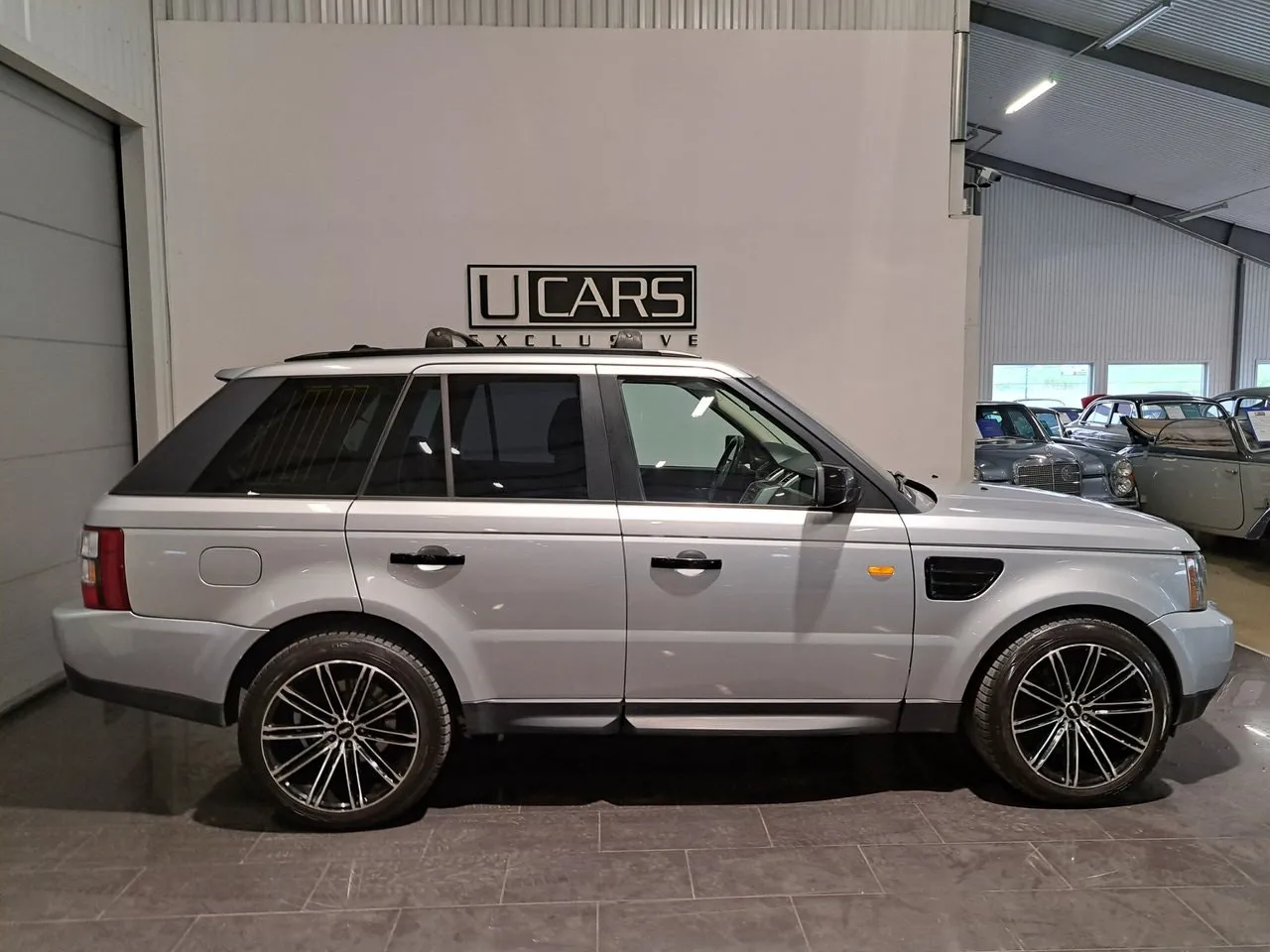 Vehicle image 3