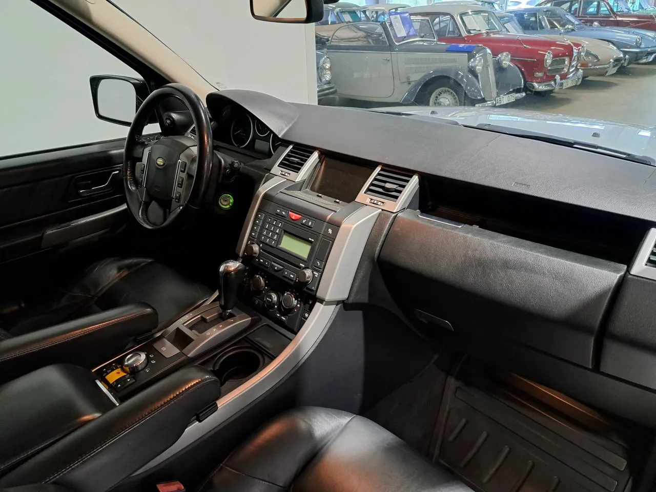 Vehicle image 9