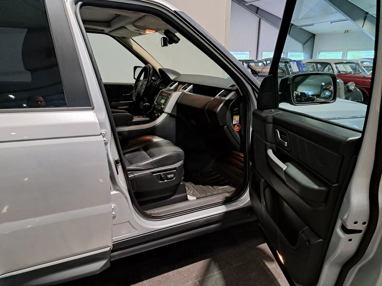 Vehicle image 13
