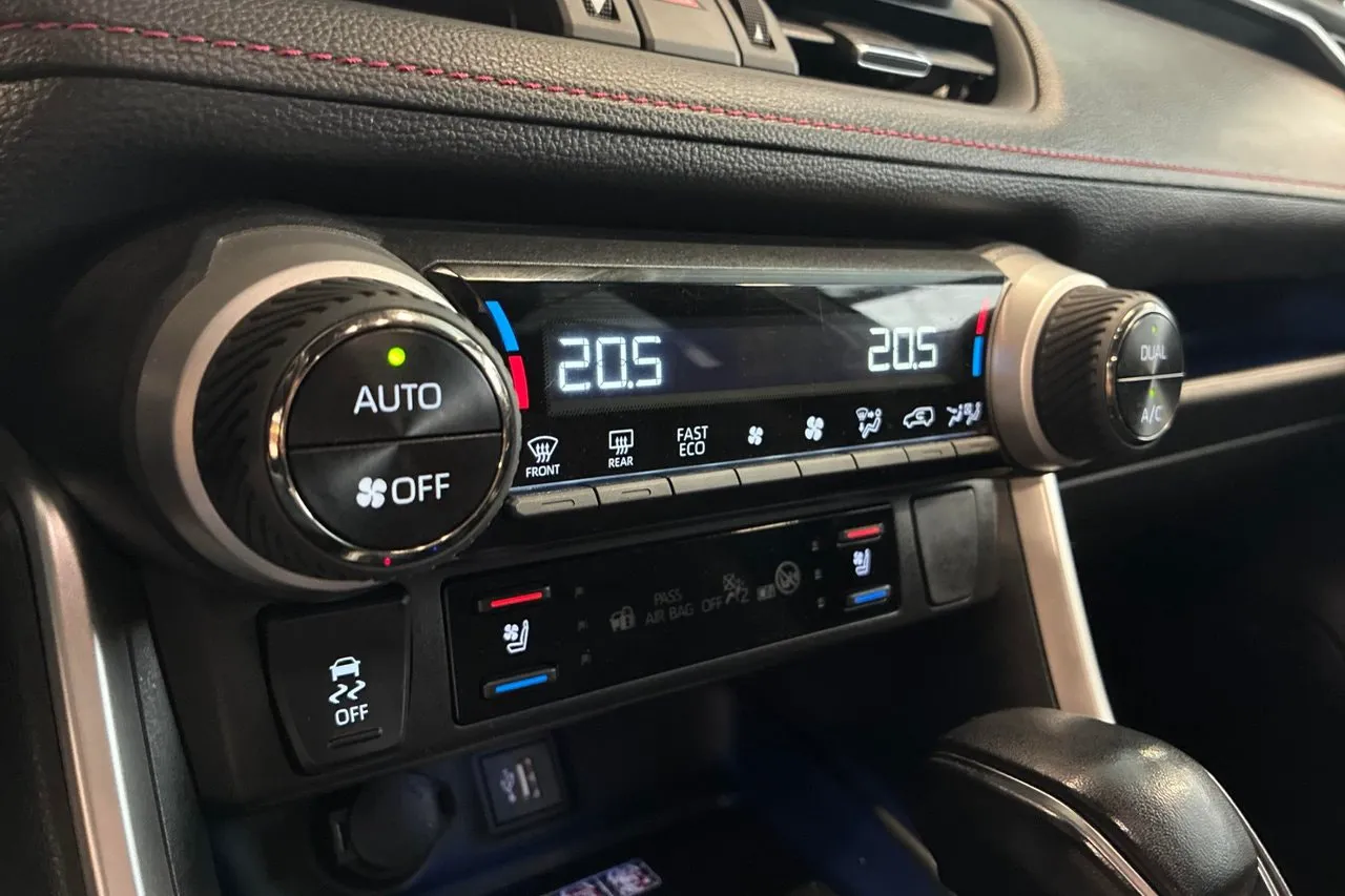 Vehicle image 23