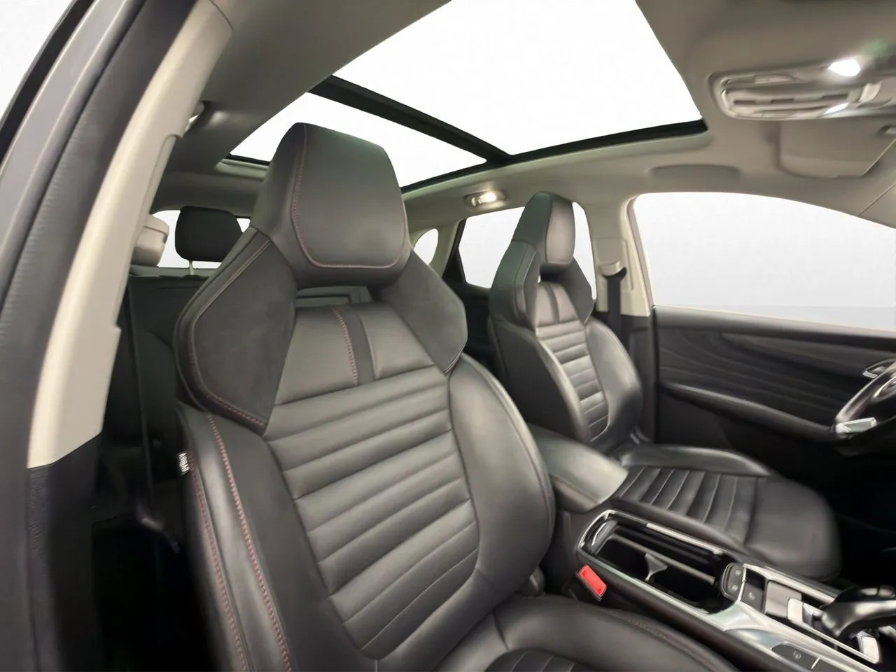 Vehicle image 32