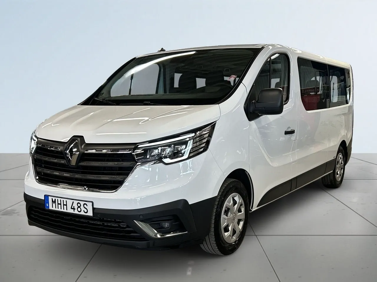 Vehicle image 15
