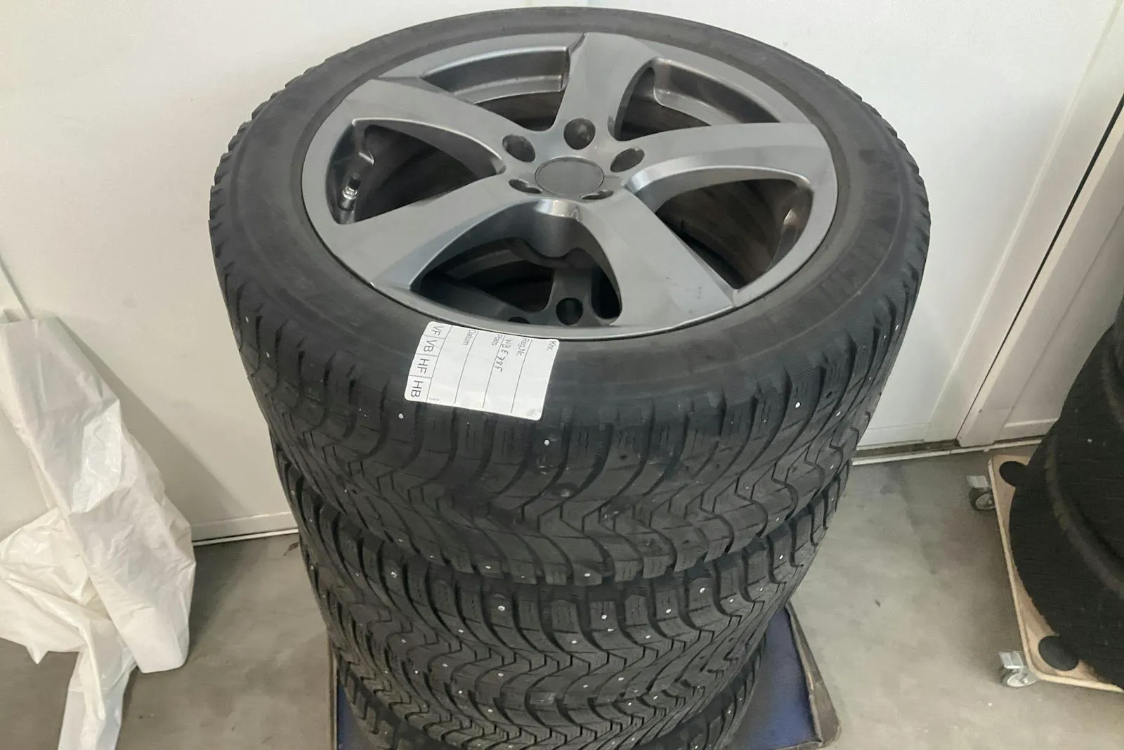 Vehicle image 15