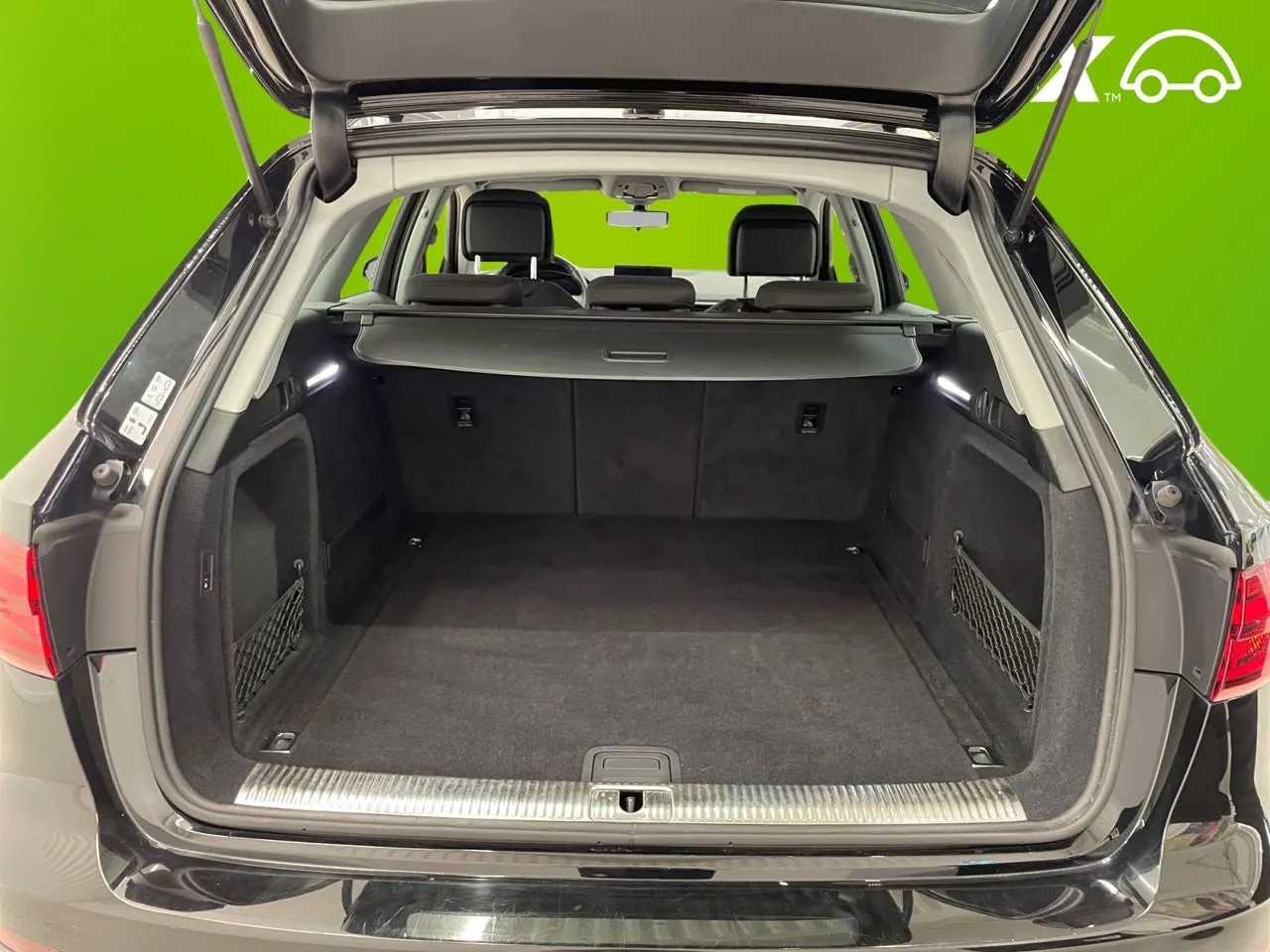 Vehicle image 15