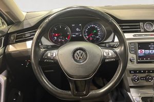 Volkswagen Passat bild 13