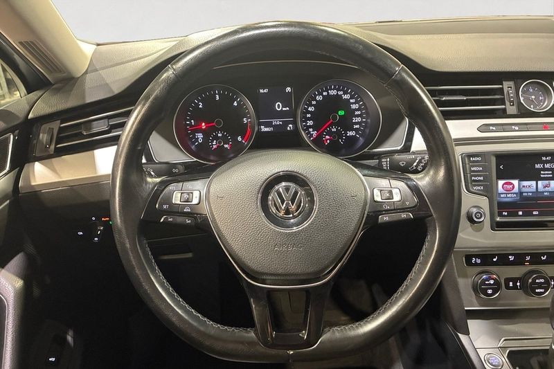 Volkswagen Passat bild 13